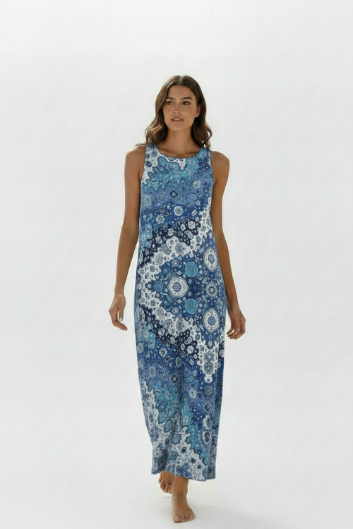 Vestido azul boho - pose natural